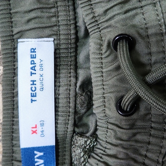 Old Navy Tech Taper Cargo Pants - Picture 4 of 5